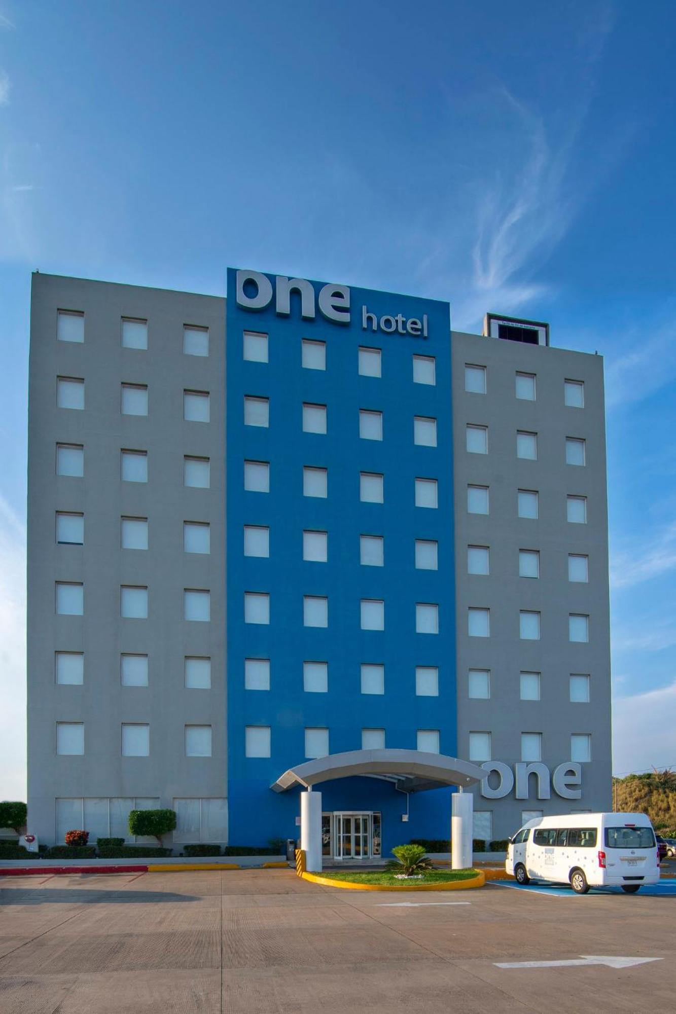One Coatzacoalcos Forum Экстерьер фото